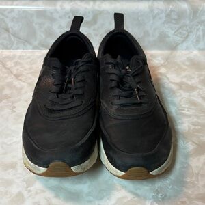 Stylish Black Women's Athletic Shoes